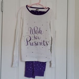 "Wish for Presents" pajama set